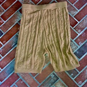 Cute brown knitted shorts :)